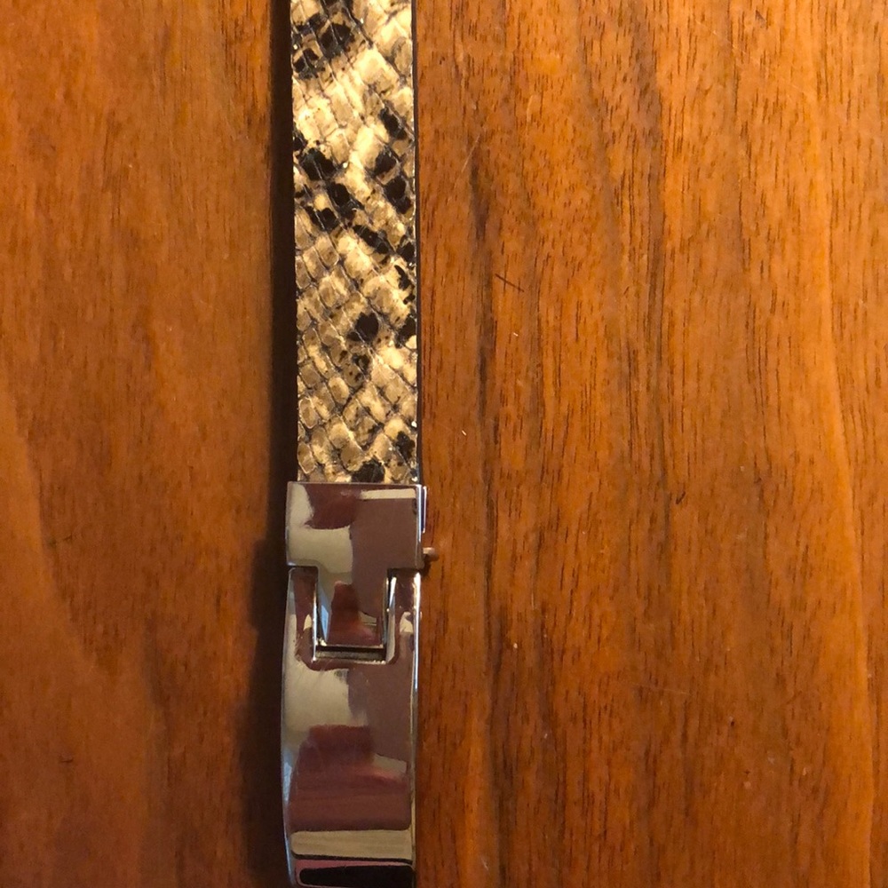 EUC Genuine leather Cache belt.